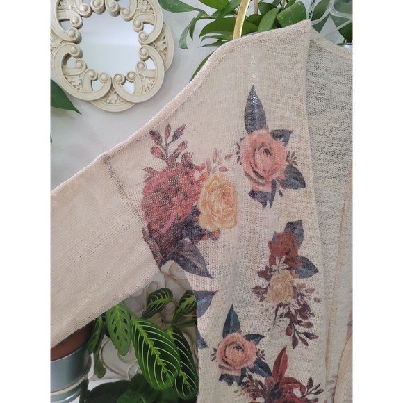 Live in the moment Woman's Floral Rose Boho Cardigan Size Small - Picture 4 of 13